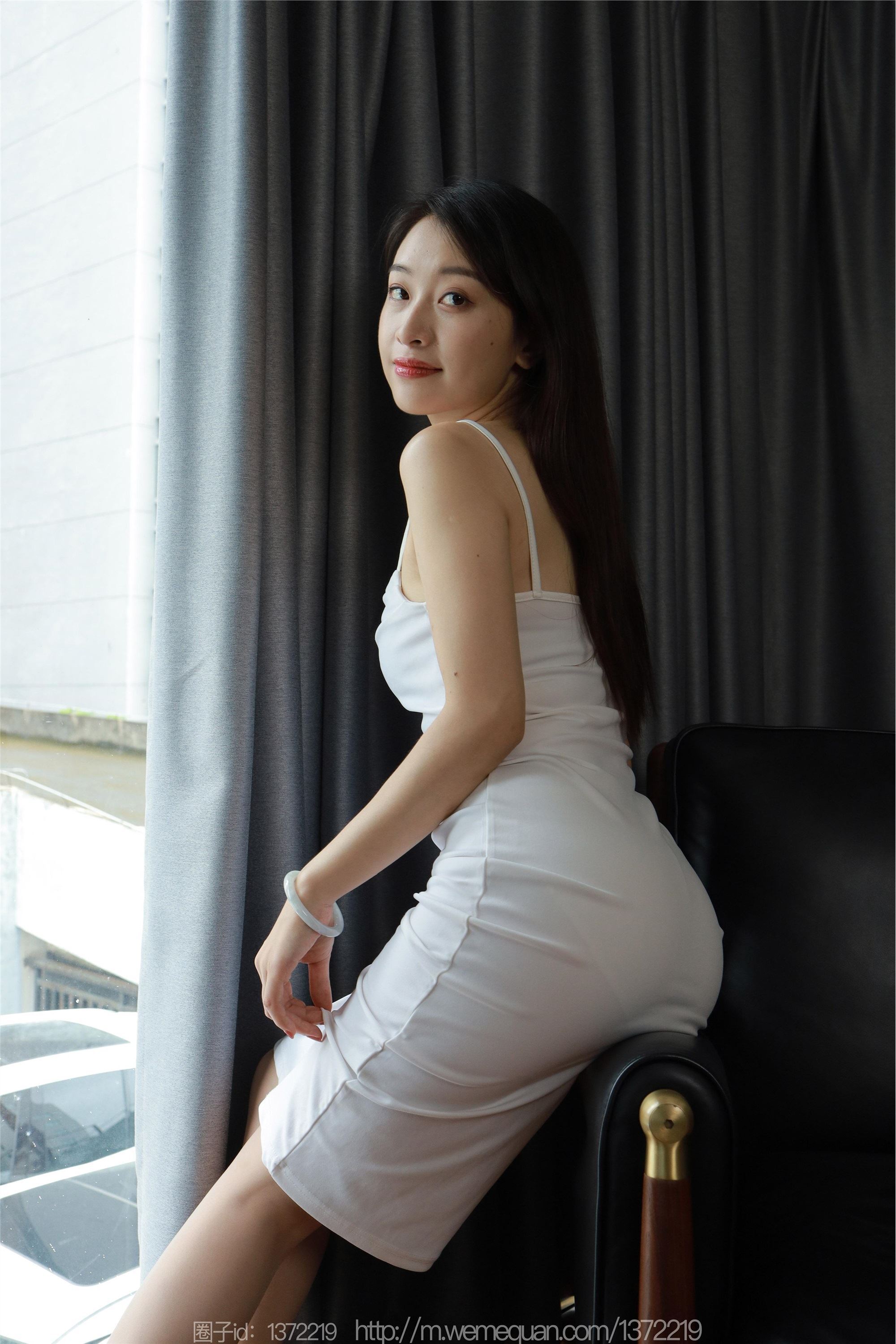 IESS异思趣向  2023.08.30 丝享家 1520 小婕《白色包臀裙》